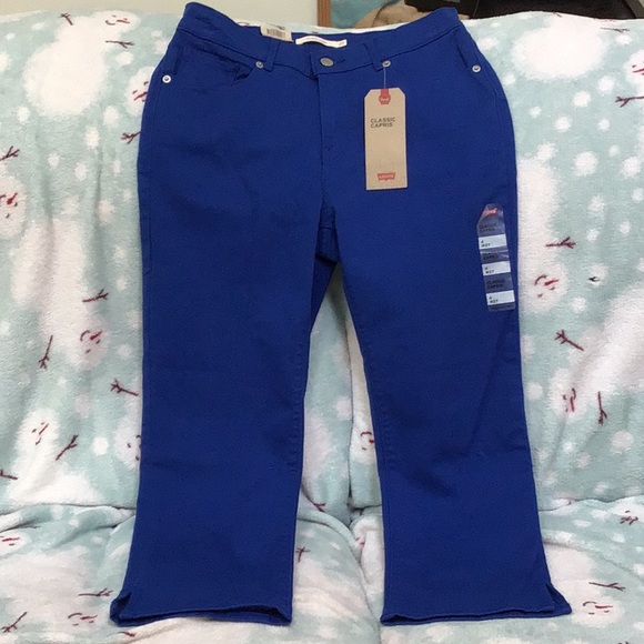 Levi's Denim - Levi’s Classic Capri Sz 4 W27